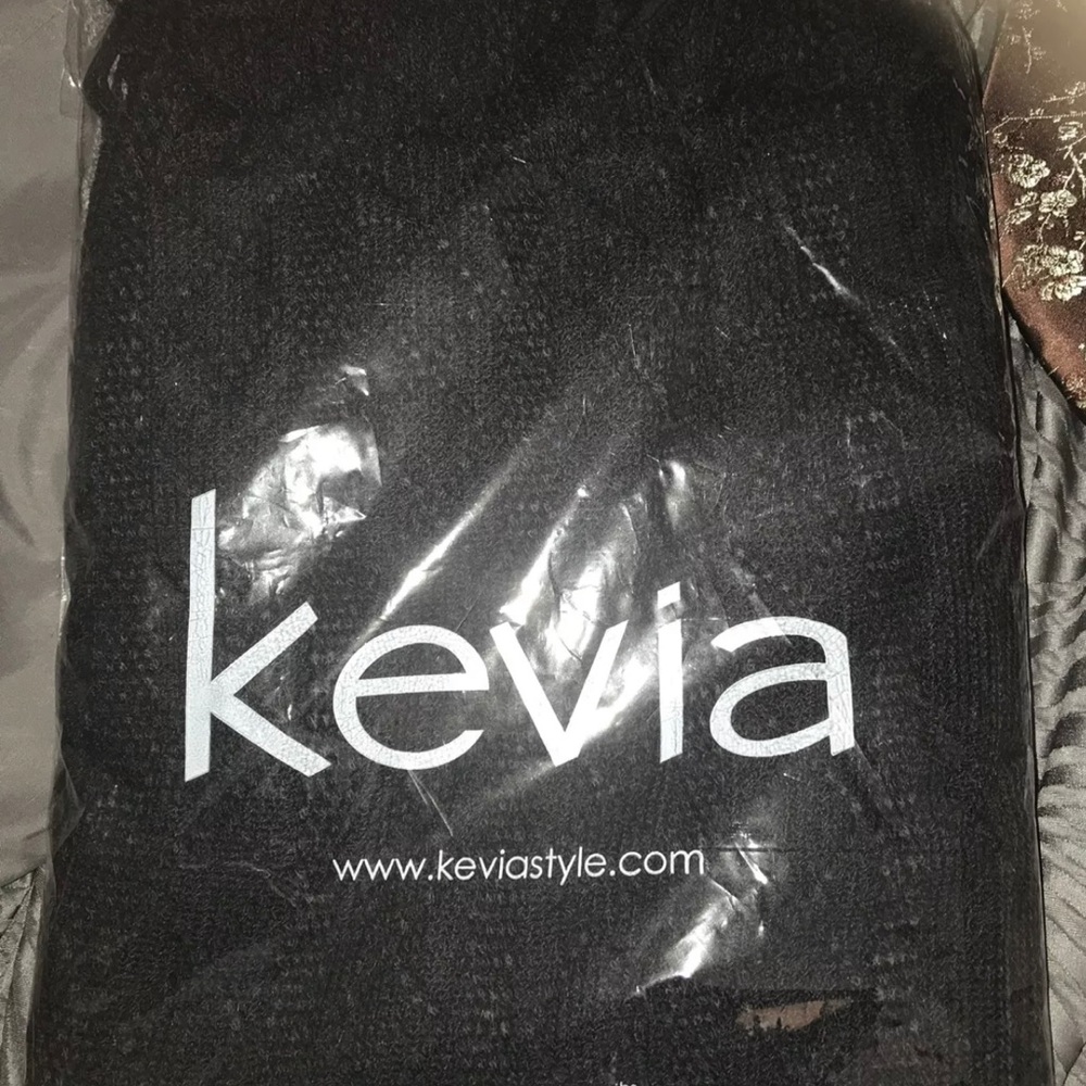Kevia grey ombre scarf w/ fringed ends many ways to style